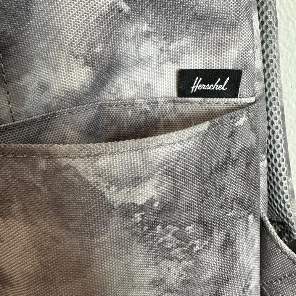 Herschel Supply Company Marble Gray Backpack - Picture 2 of 9